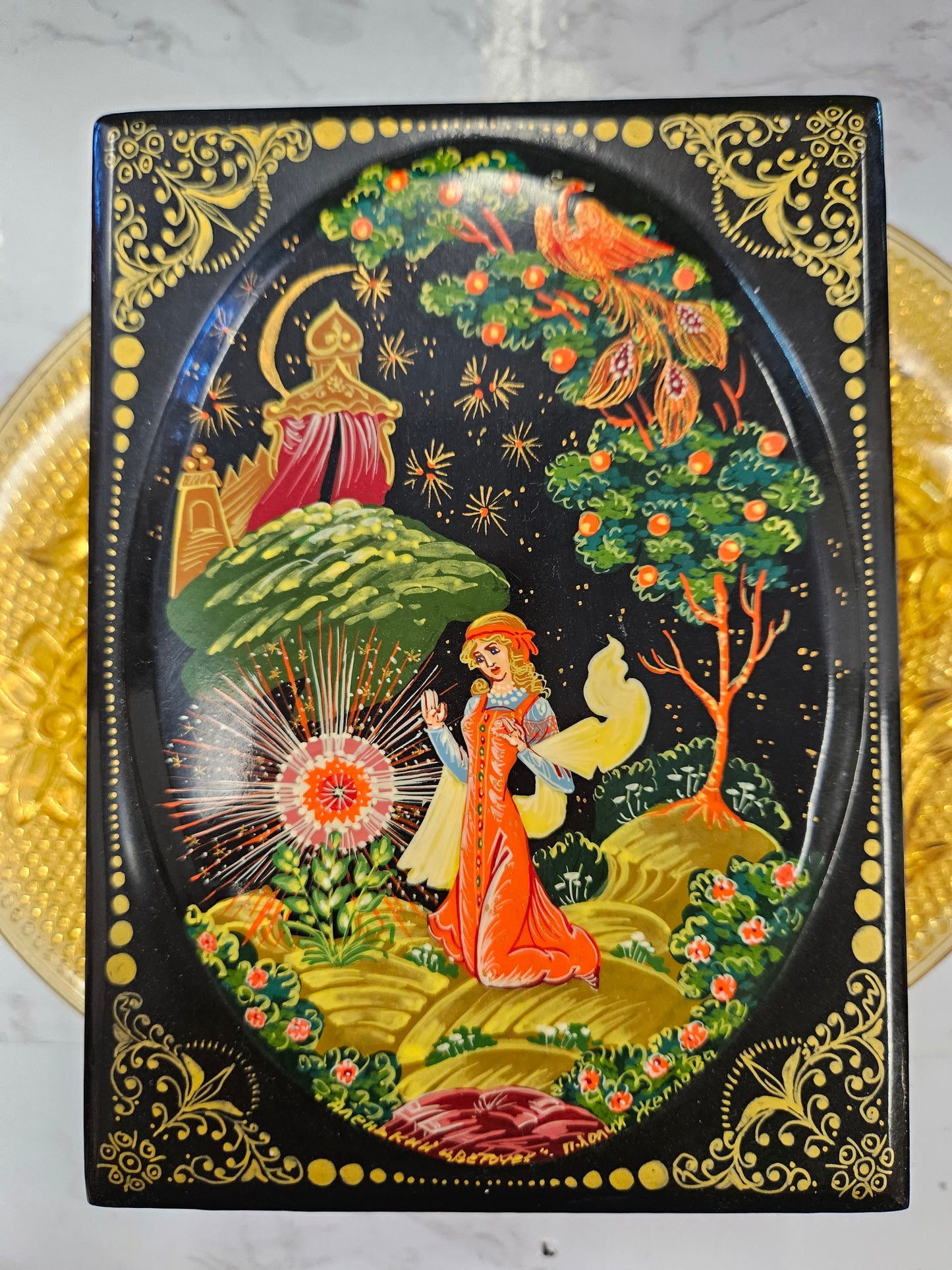 VINTAGE RUSSIAN LAQUERWARE - BLACK TRINKET BOX - HANDPAINTED SIGNED