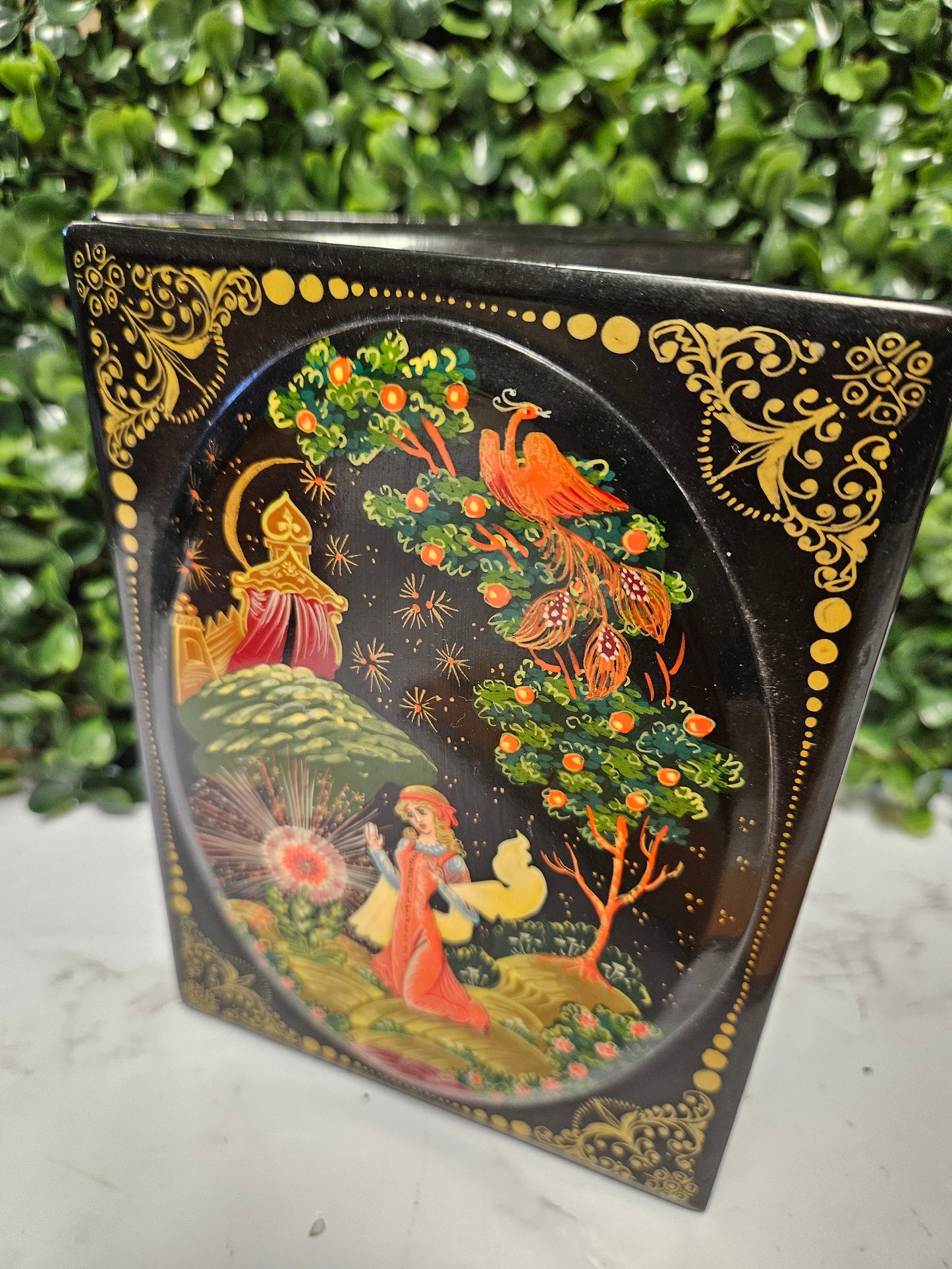VINTAGE RUSSIAN LAQUERWARE - BLACK TRINKET BOX - HANDPAINTED SIGNED