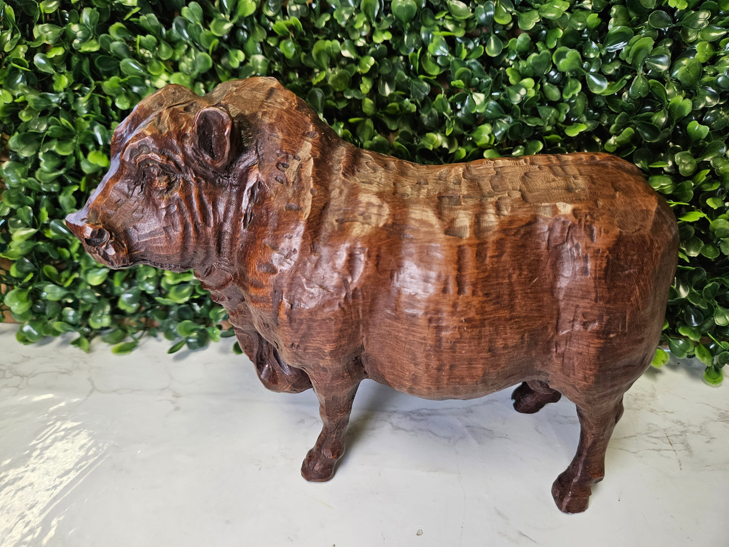 BEAUTIFUL WOOD LOOK BULL FIGURE