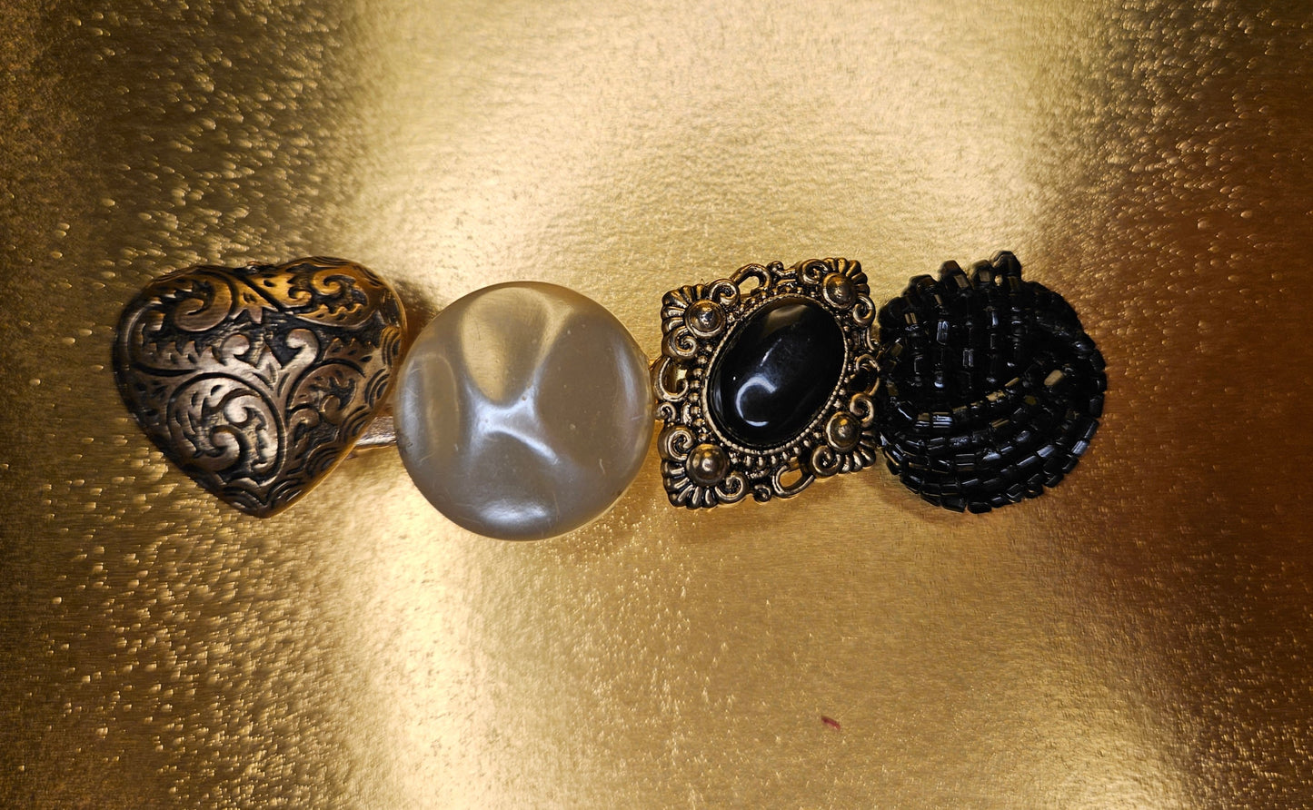 Vintage finds hair clip Gold & black