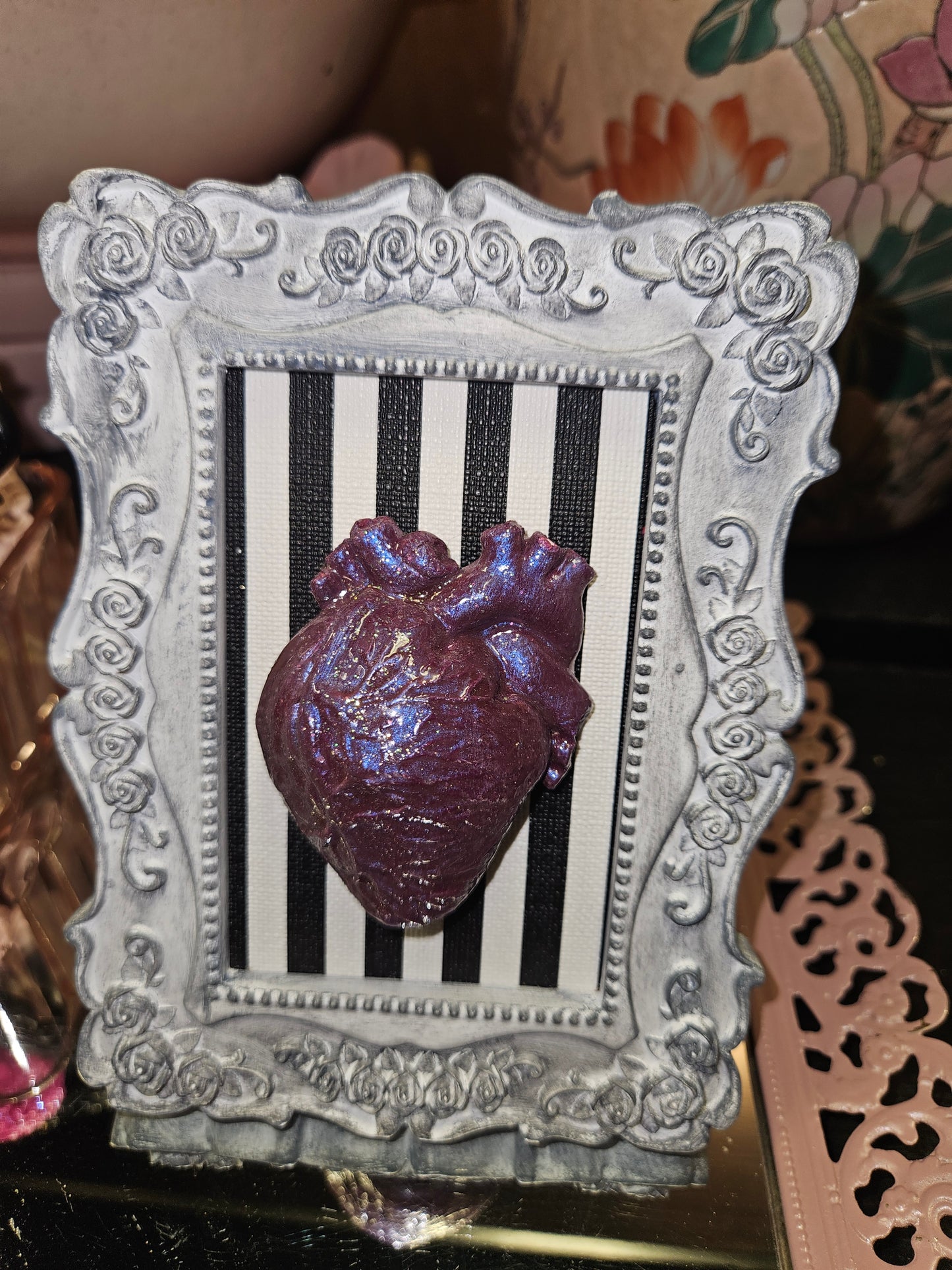 Black & white stripe heart frame