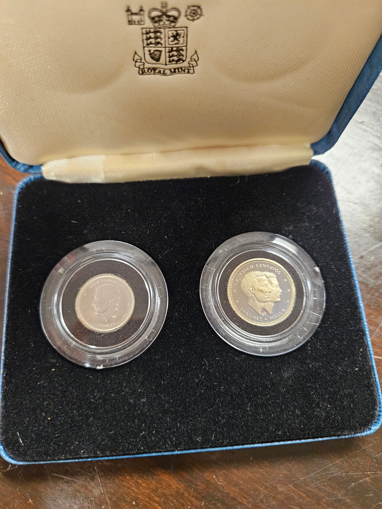1983 DOMINICAN REPUBLIC - OFFICIAL PROOF SET (2) - ROYAL MINT - VERY RARE