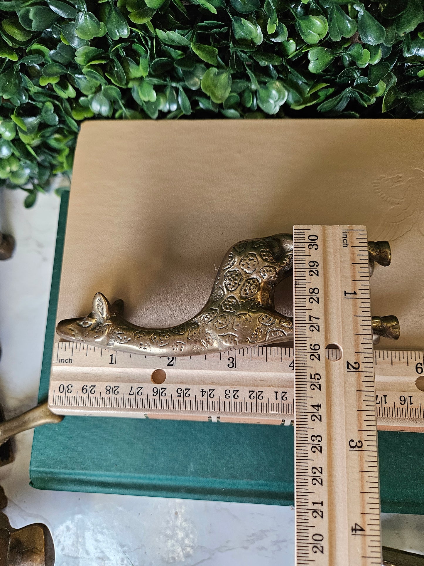 large Vintage Etched Brass Giraffe mother & baby Figurine/Sculpture/Mid Century/Safari Decor/Nursery