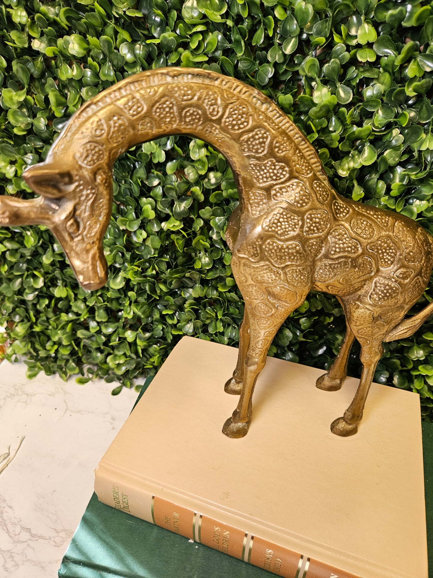large Vintage Etched Brass Giraffe mother & baby Figurine/Sculpture/Mid Century/Safari Decor/Nursery