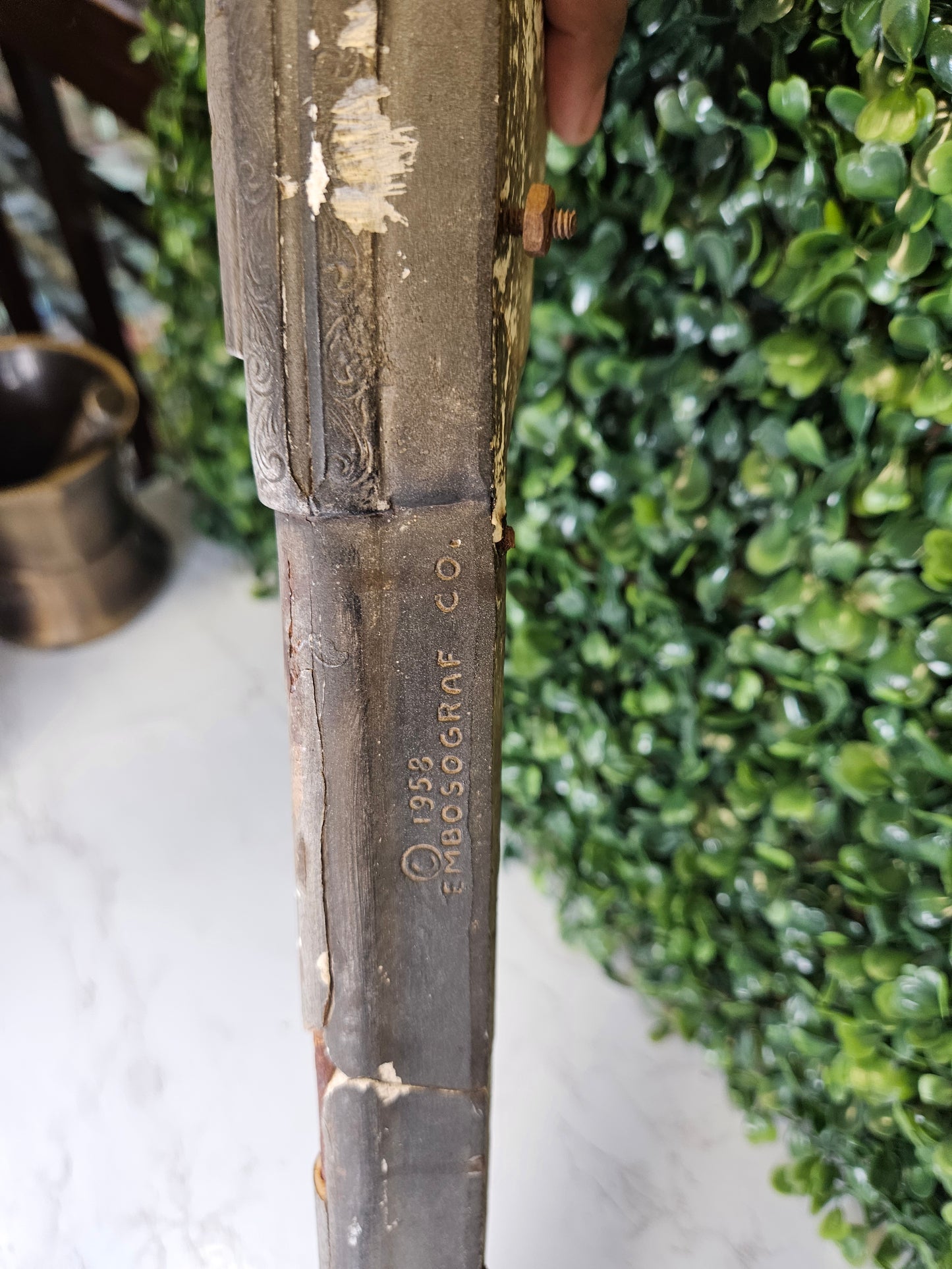 SUPER RARE ! VINTAGE CHIPPY CHALK WARE Long pistol GUN 1958 Embosograf co.