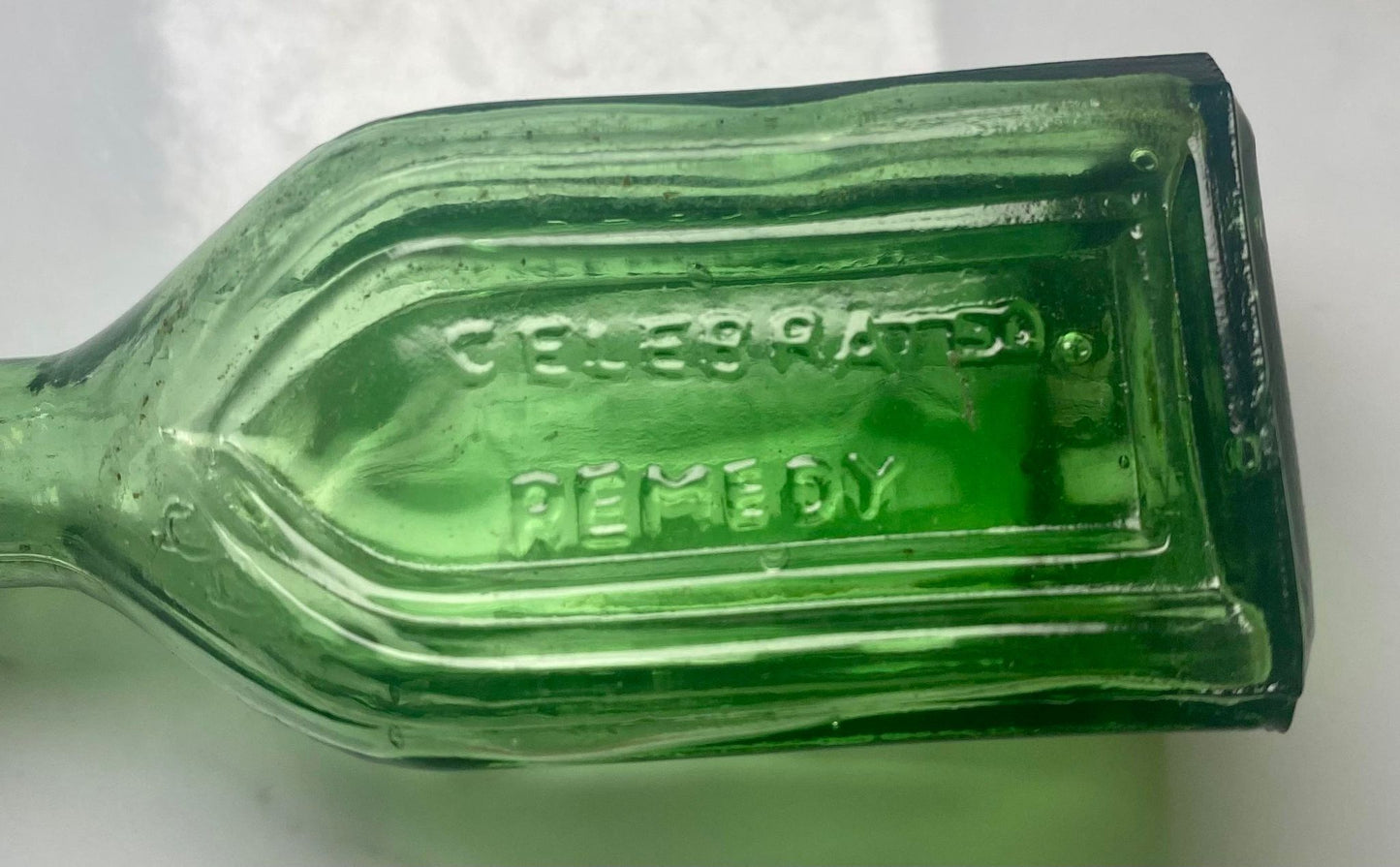 Vintage 7.5" Chief Wahoo Electric Tonic Walbridge Co. CATHEDRAL - GREEN