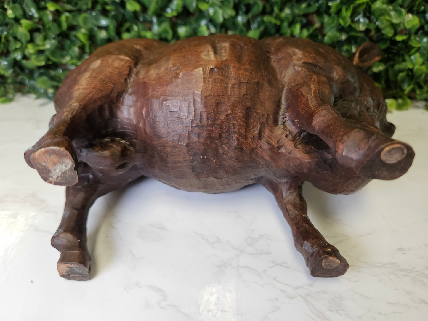 BEAUTIFUL WOOD LOOK BULL FIGURE