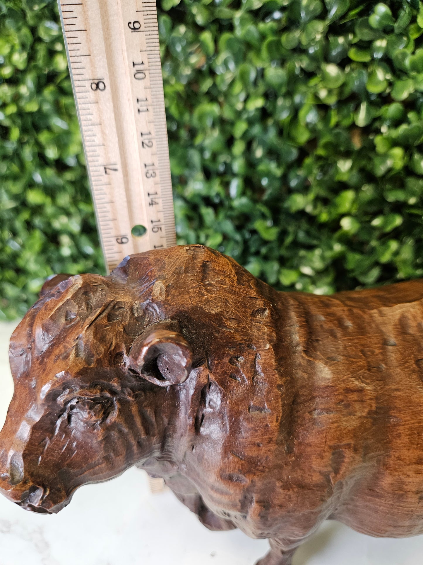 BEAUTIFUL WOOD LOOK BULL FIGURE