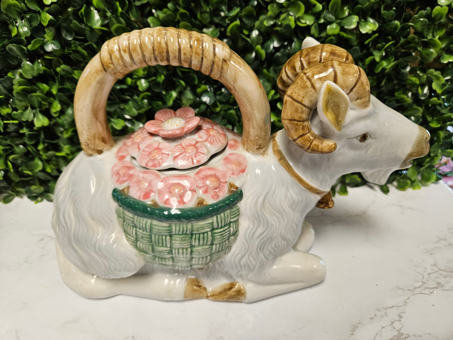 Ram tea pot - rare Vintage teapot Billy goat