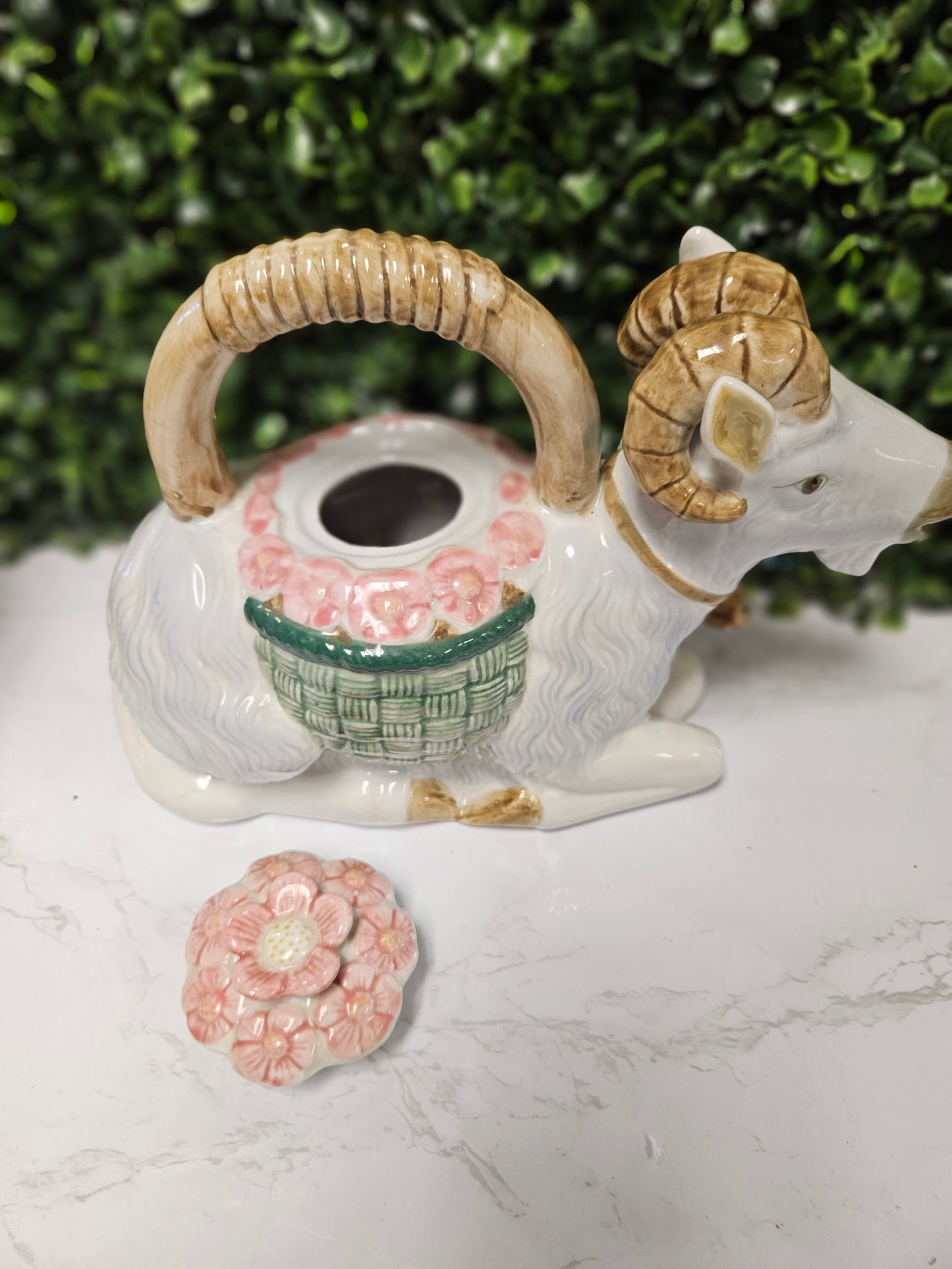 Ram tea pot - rare Vintage teapot Billy goat