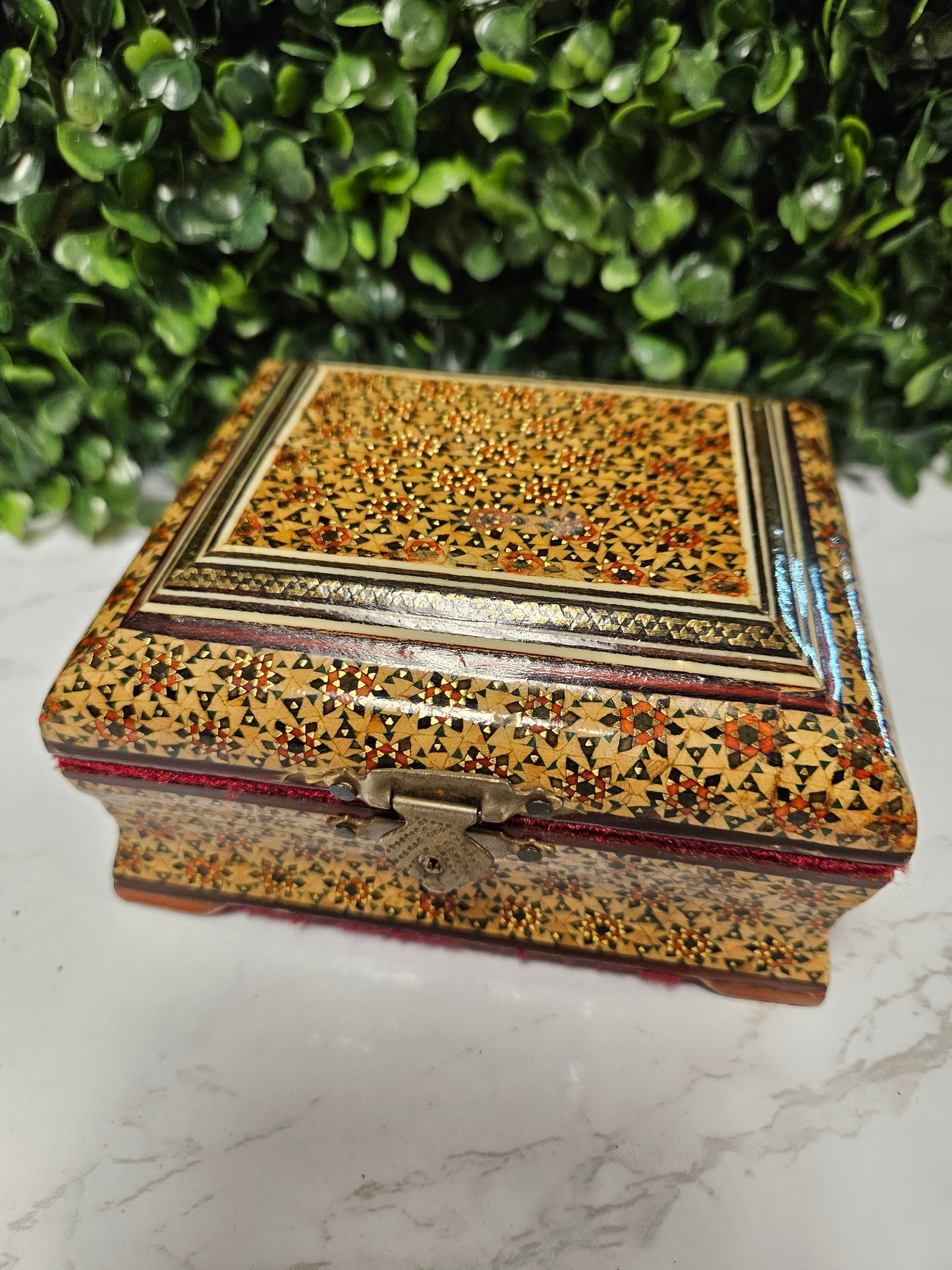 Vintage trinket / jewlery box -