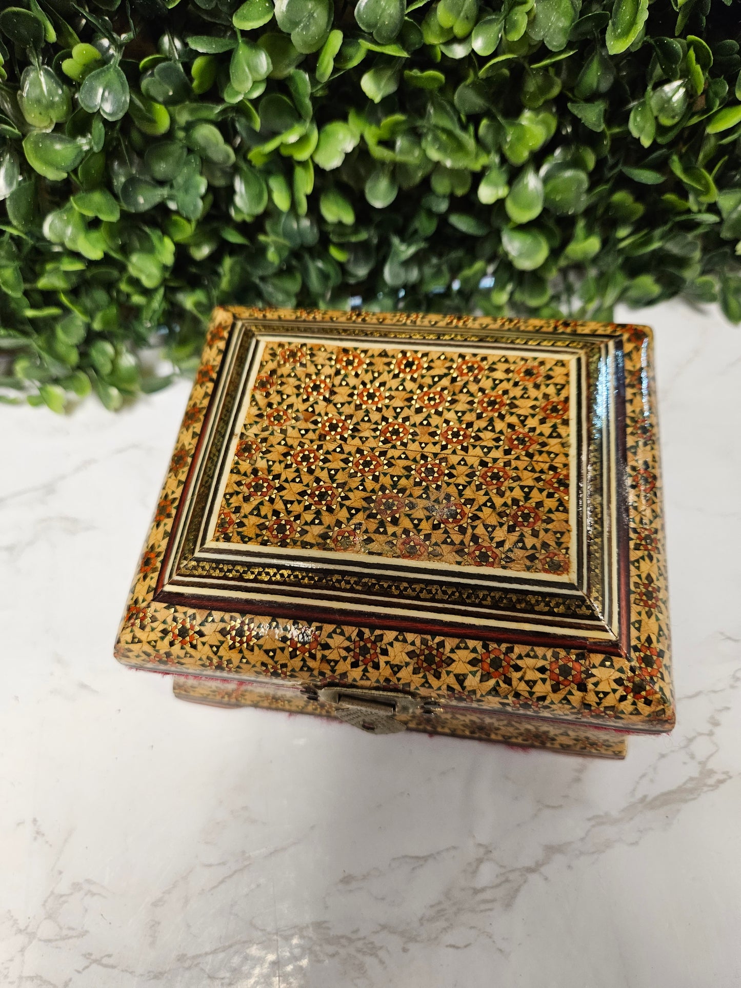 Vintage trinket / jewlery box -