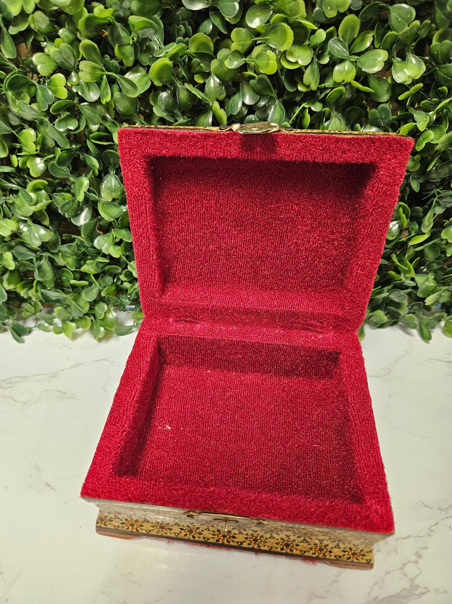 Vintage trinket / jewlery box -