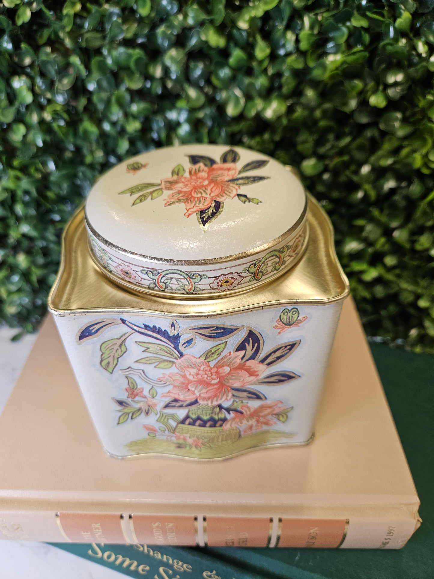 Vintage Cream & pink gold floral tin