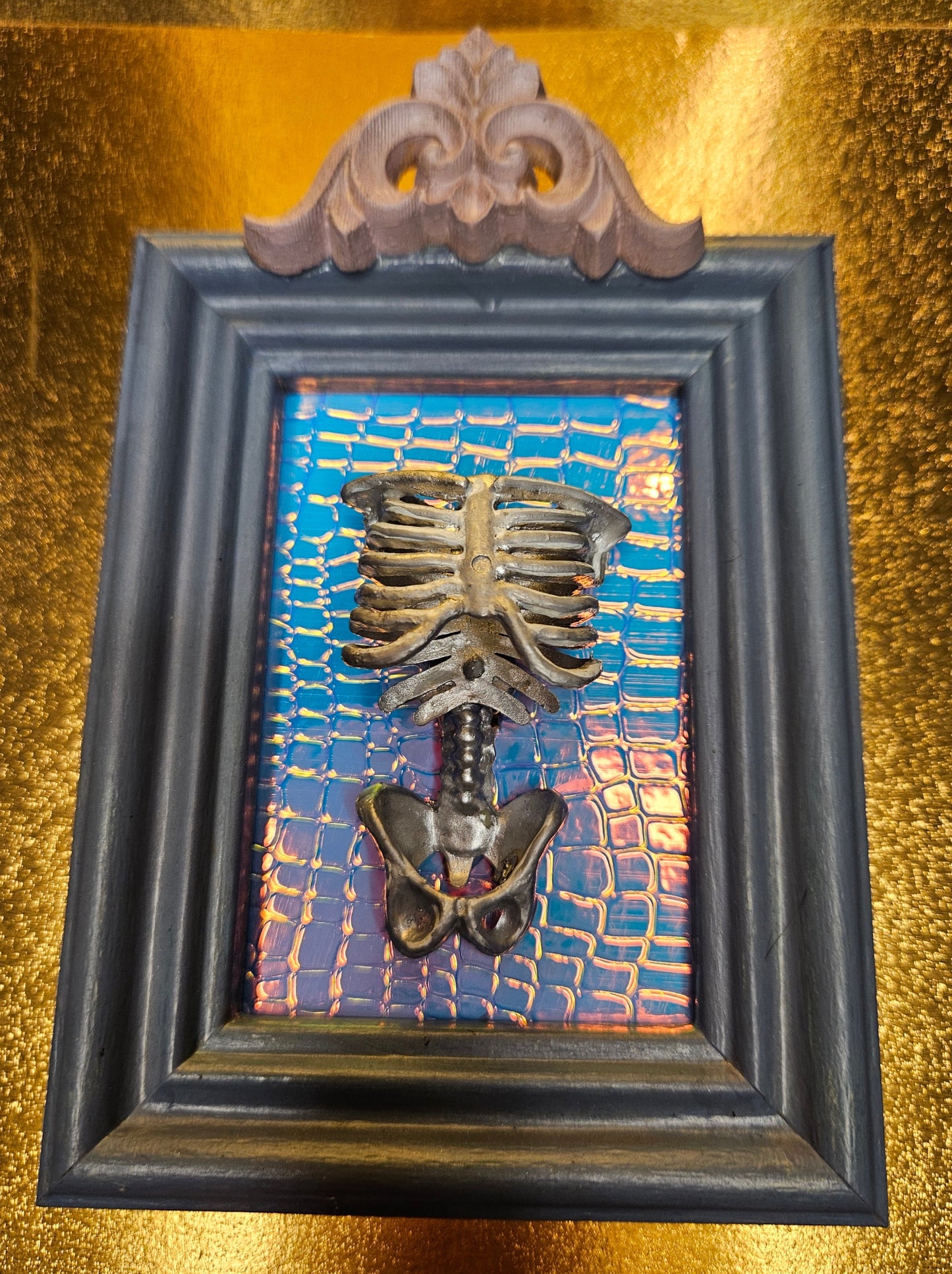 Blue framed mini torso pink