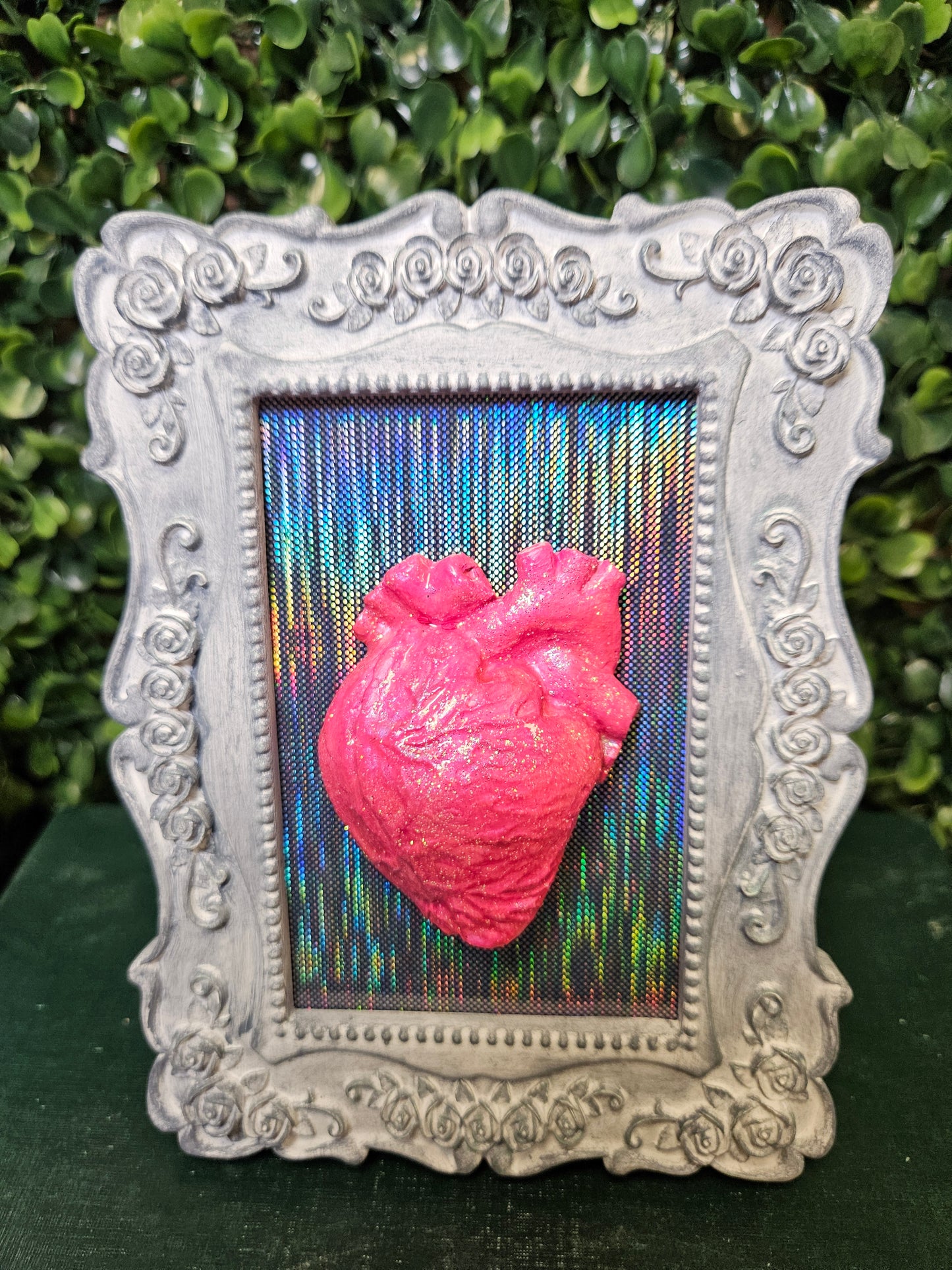 Pink glitter anatomical heart frame A1