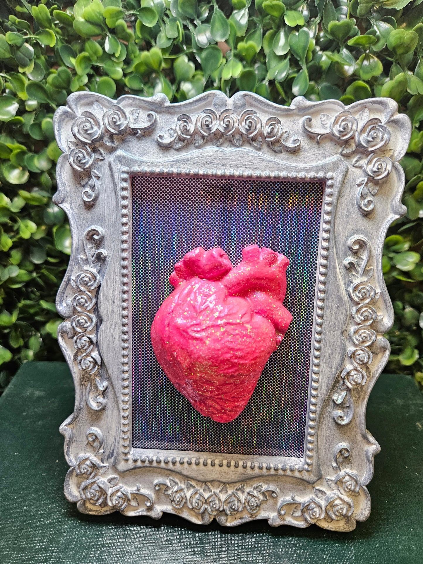 Pink glitter anatomical heart frame A1